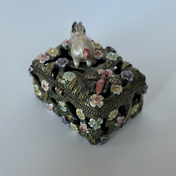 Vintage Jeweled Trinket Box with Bunny - Picture 3 of 11